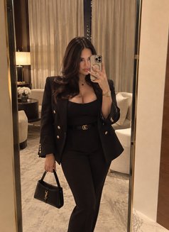 Yasmin - escort in Dubai Photo 2 of 6
