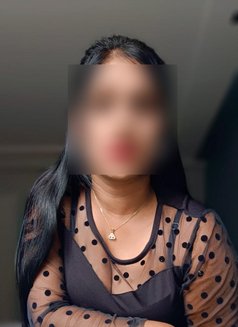 ISHWARYA GFE Independent Tamil Girl - puta in Dubai Photo 3 of 8
