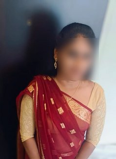 ISHWARYA GFE Independent Tamil Girl - puta in Dubai Photo 4 of 8
