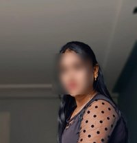 ISHWARYA GFE Independent Tamil Girl - puta in Dubai Photo 5 of 8
