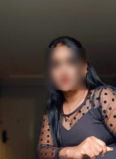 ISHWARYA GFE Independent Tamil Girl - puta in Dubai Photo 6 of 8