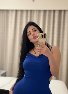 Yasmin - escort in Abu Dhabi Photo 2 of 7