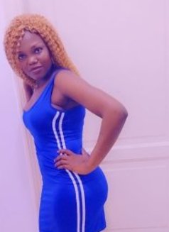 Yasmin - escort in Jeddah Photo 2 of 2