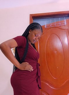 Yasmin - escort in Jeddah Photo 2 of 3