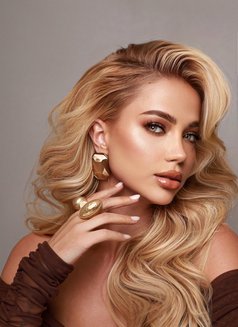 Yasmin - escort in Dubai Photo 1 of 22