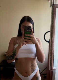 Yasmin - escort in Hong Kong Photo 3 of 8