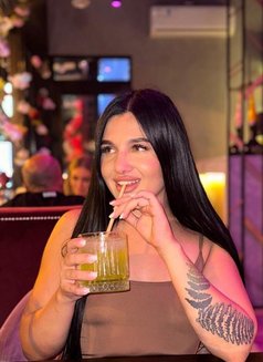 Yasmin - escort in Hong Kong Photo 5 of 8