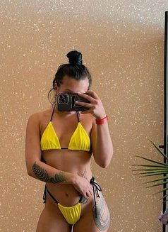 Yasmin - escort in Hong Kong Photo 7 of 8