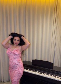 Yasmin - escort in Riyadh Photo 1 of 6