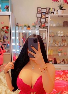 Yasmin Shemale top bottom curve luxury - Transsexual companion in Jakarta Photo 8 of 18