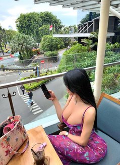 Yasmin Shemale top bottom curve luxury - Transsexual companion in Jakarta Photo 28 of 30