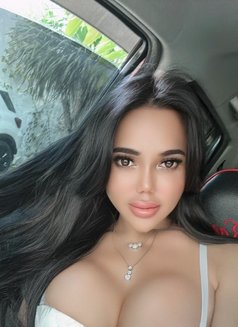 Yasmin Shemale top bottom curve luxury - Transsexual companion in Jakarta Photo 29 of 30