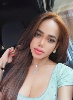 Yasmin Shemale top bottom curve luxury - Transsexual companion in Jakarta Photo 19 of 21