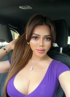 Yasmin Shemale top bottom curve luxury - Transsexual companion in Kuala Lumpur Photo 19 of 22