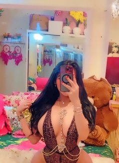 Yasmin Shemale top bottom curve luxury - Transsexual companion in Jakarta Photo 16 of 20