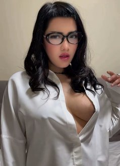 Yasmin - escort in Dubai Photo 9 of 10