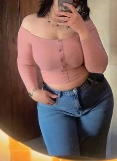 Yasmina - escort in Cairo Photo 2 of 6