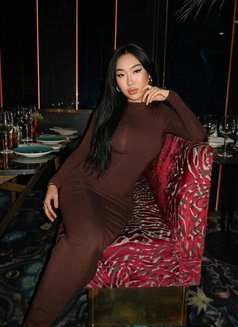 Yasmina - puta in Dubai Photo 6 of 6