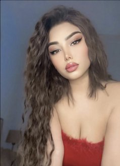 Yasmina - escort in Beirut Photo 5 of 5