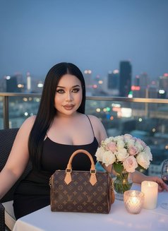 Yasmine Chubby VIP - Transsexual escort in Riyadh Photo 10 of 12