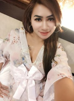 Yasmine - escort in Bali Photo 4 of 8