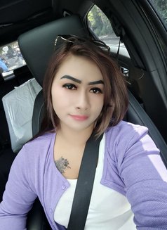 Yasmine - escort in Bali Photo 5 of 8