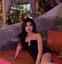 Yasmine Naughty Girl - puta in Bali