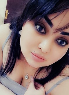 Yasmine - escort in Muscat Photo 1 of 3