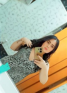 Yasmine - puta in Muscat Photo 1 of 8