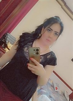 Yasmine - puta in Muscat Photo 5 of 8