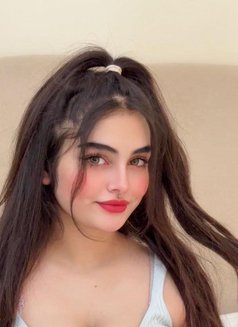 Yasna - escort in Muscat Photo 2 of 6
