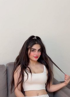 Yasna - escort in Muscat Photo 3 of 6