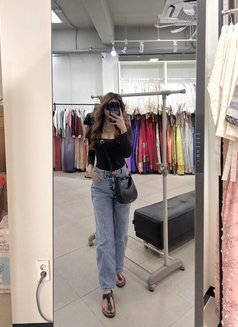 Yass - puta in Dubai Photo 2 of 2