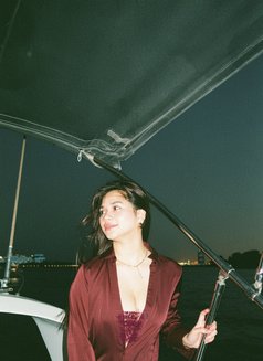 Yass - puta in Dubai Photo 4 of 4