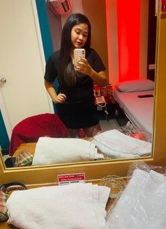 yassy massage therapist - puta in Makati City Photo 18 of 19