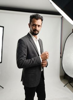 Yatin Shah - Male escort in Surat Photo 3 of 6
