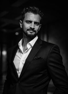Yatin Shah - Male escort in Surat Photo 4 of 6