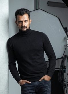 Yatin Shah - Male escort in Vadodara Photo 5 of 6