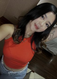 Yaumi - escort in Jakarta Photo 1 of 6