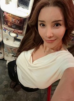 Yaya - puta in Tokyo Photo 12 of 12