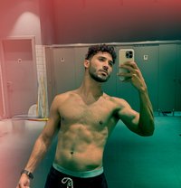 يزيد - Male escort in Riyadh