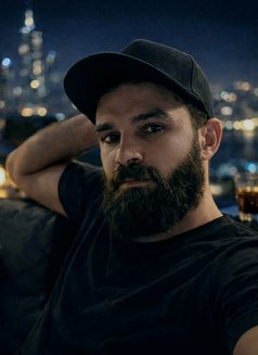 Yazin - Male escort in Beirut Photo 2 of 4