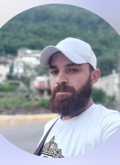 Yazin - Male escort in Beirut Photo 4 of 4