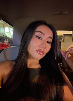 Yazmin - escort in Hong Kong Photo 1 of 14