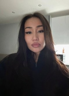 Yazmin - escort in Hong Kong Photo 3 of 14