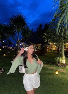 Yazmin - escort in Hong Kong Photo 5 of 14