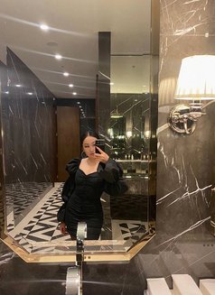 Yazmin - escort in Hong Kong Photo 6 of 14