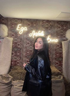 Yazmin - escort in Hong Kong Photo 9 of 14