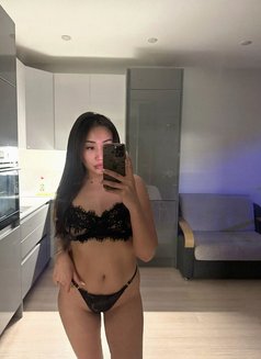 Yazmin - escort in Hong Kong Photo 11 of 14