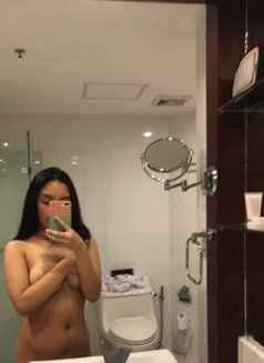 Ye Manila - escort in Manila Photo 3 of 6